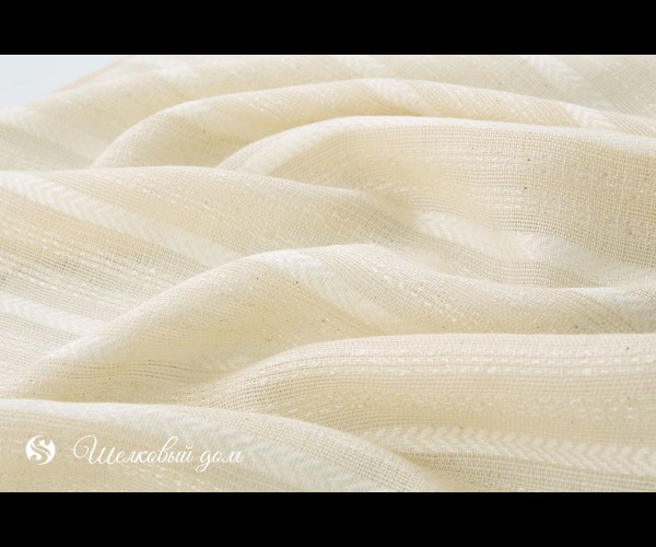 Шёлковая кремовая ткань с вышивкой
