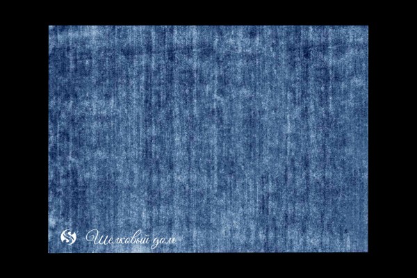 Темно-голубой ковер из шелка с вискозой